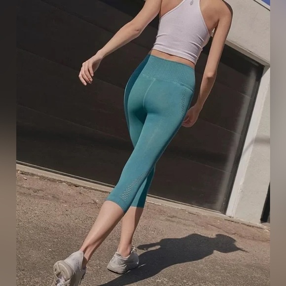 FP Movement Leggings Size XS/S Turquoise Rib Stretch High-Rise Good Karma Crop - Picture 11 of 14